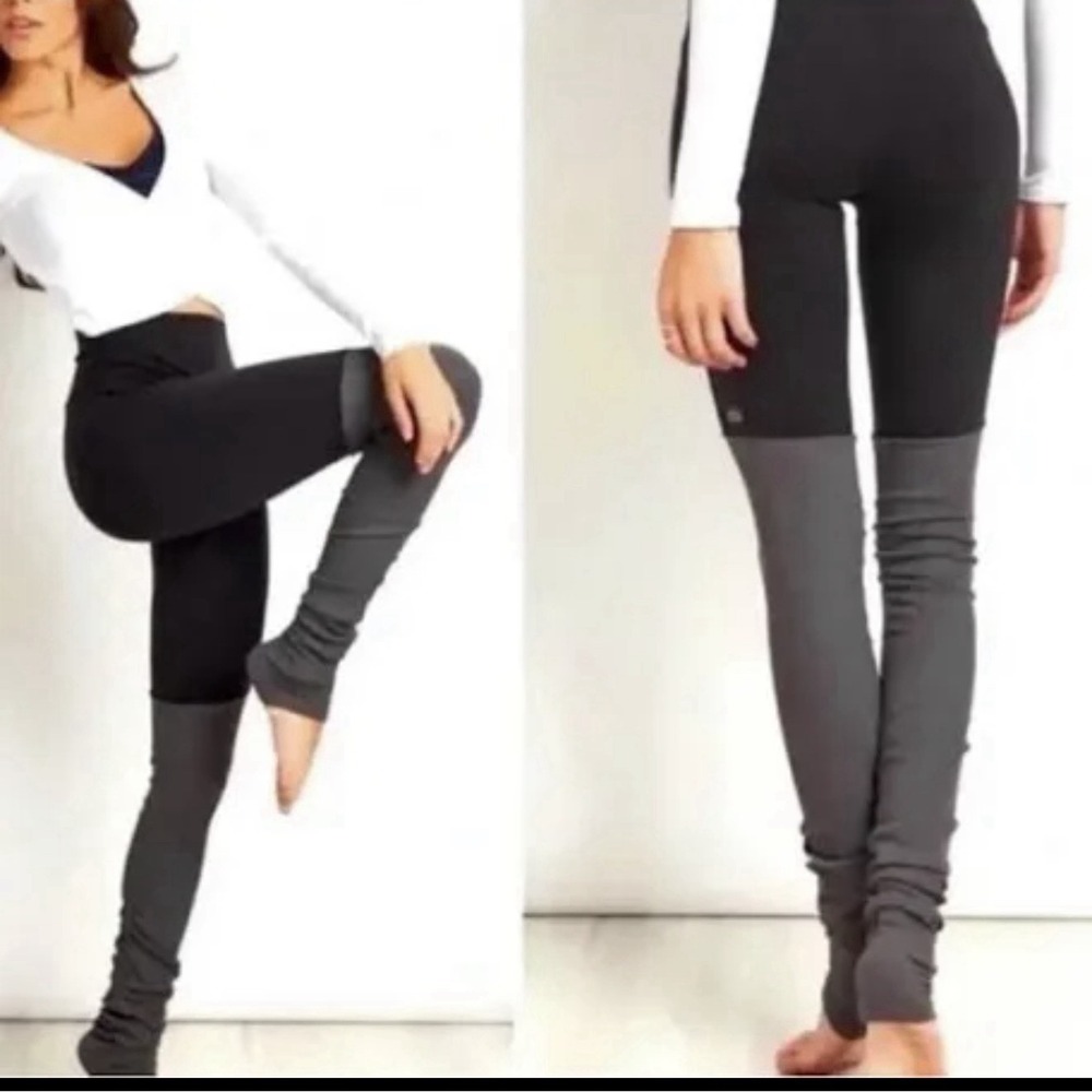 ALO Yoga Goddess Ruched Legging Size XS NEW